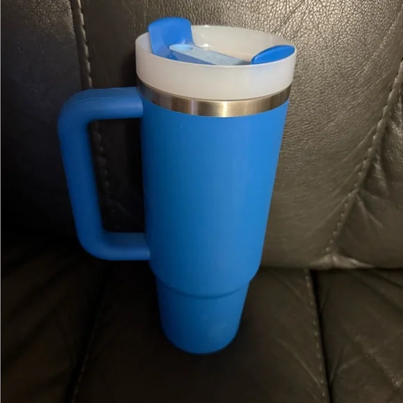 Stanley Bright Blue Insulated Travel Mug with Handle - Picture 2 of 2
